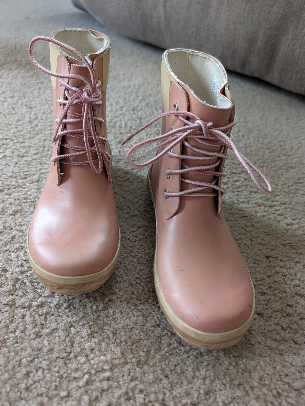 Vintage Timberland Kids Pink and Cream Lace-Up Rain Boots